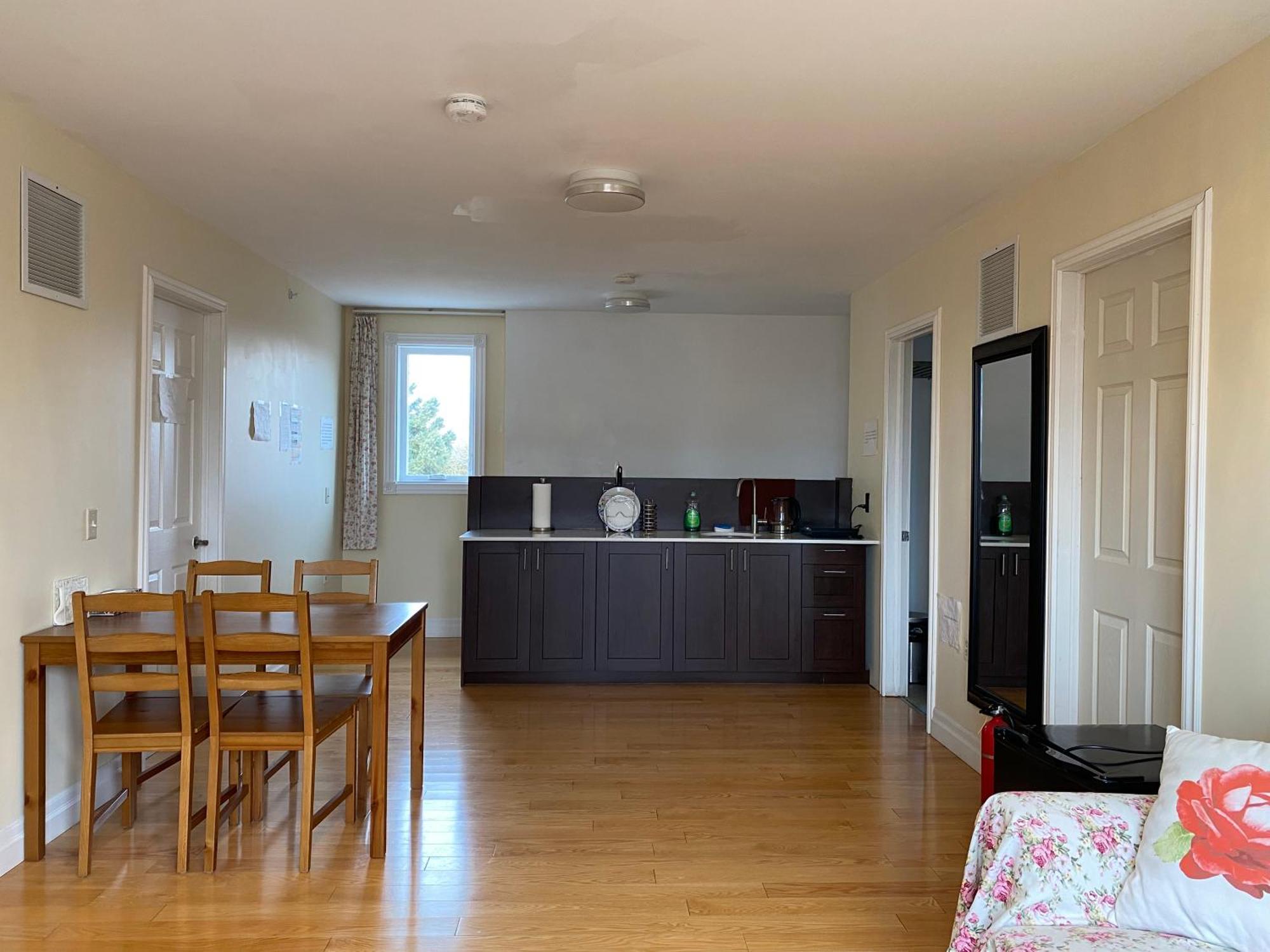 Dairy Homestay Toronto Exterior photo